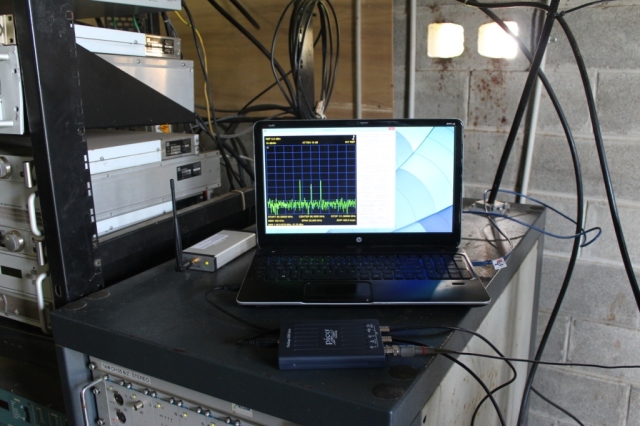 Signal Hound spectrum analyzer with a laptop